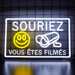 Neon Souriez Vous êtes Filmés